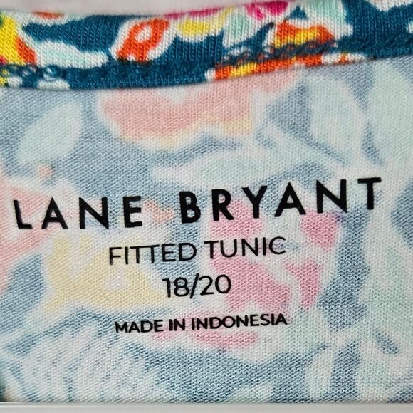 Lane Bryant Fitted Tunic Tee Super Soft Floral Print V Neck Plus Size 18/20 Top - Picture 2 of 9